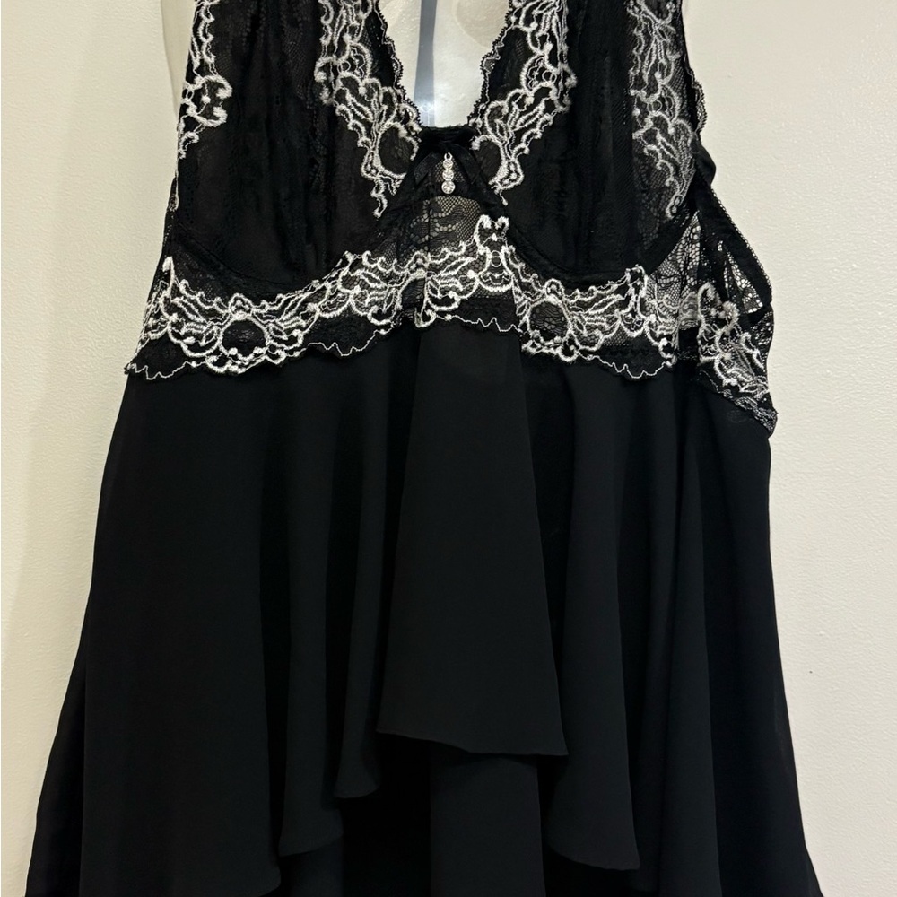 Elegant Black Lace Women's Pajama - Picture 1 of 7